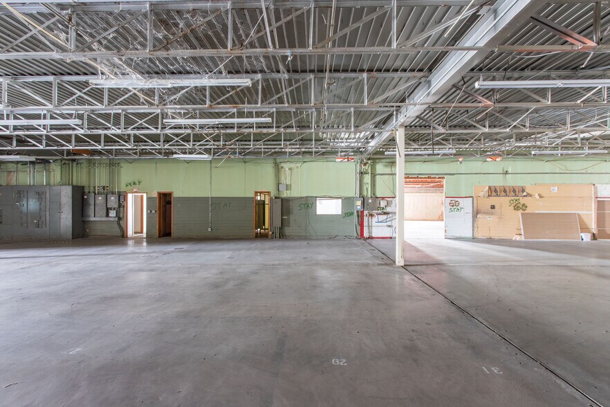 More Photos Of 2200 5th St, Wichita Falls Warehouse For Sale