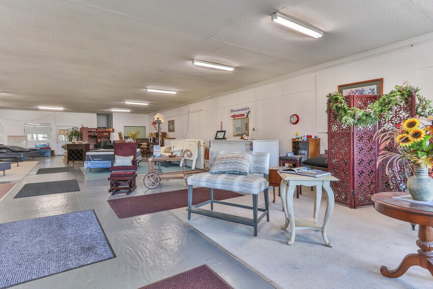 More Photos Of 3506 Springs Rd, Hickory Freestanding For Sale