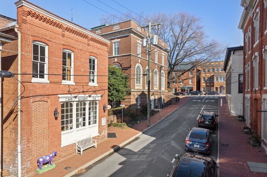 More Photos Of 12 Culpeper St, Warrenton Restaurant For Sale