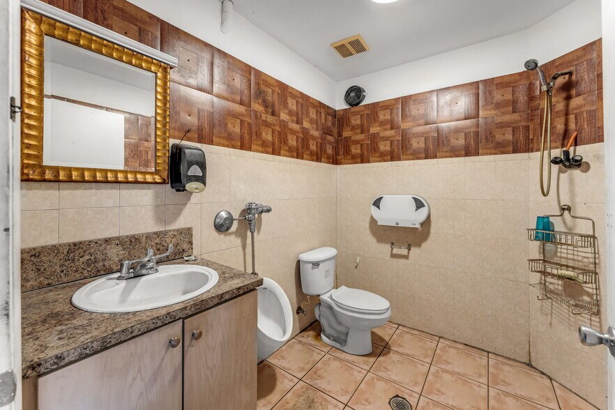 More Photos Of 7885 W 28th Ave, Hialeah Warehouse For Sale