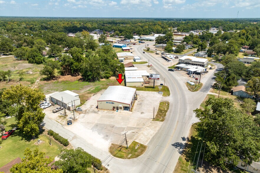 More Photos Of 714 N Main St, Sweeny Restaurant For Sale