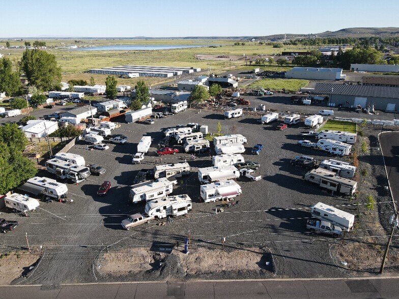 More Photos Of 1314 W Pierce St, Burns Trailer Camper Park For Sale