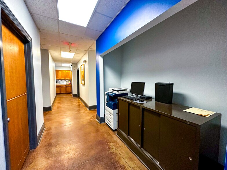 More Photos Of 2317 Meridian St, Huntsville Coworking Space