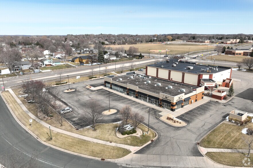 More Photos Of 19645 Pilot Knob Rd, Farmington Storefront For Lease