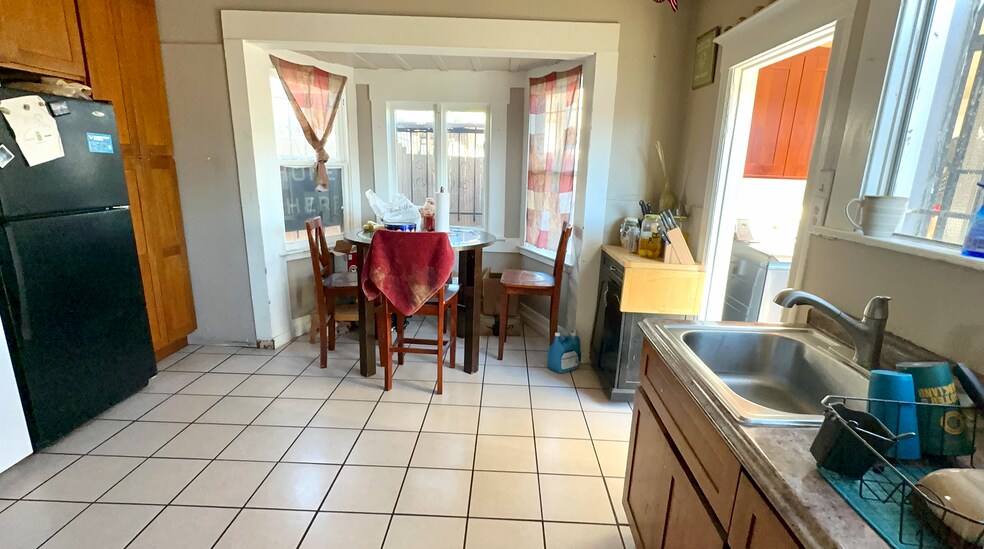 More Photos Of 2262-2270 High St, Oakland Apartments For Sale