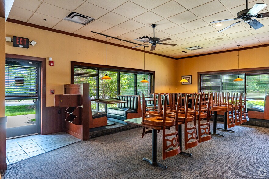 More Photos Of 123 N Arlington St, Salisbury Restaurant For Sale