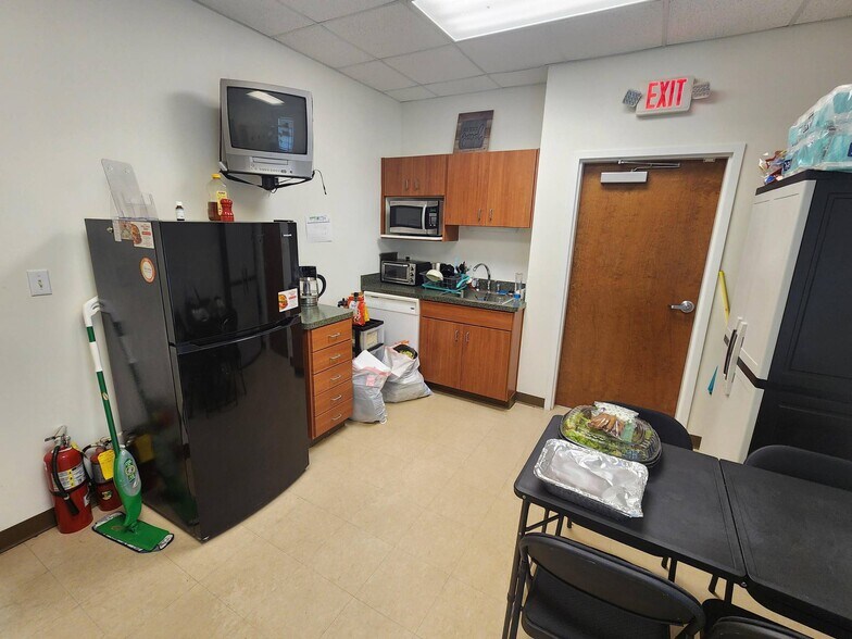 More Photos Of 418 Town Park Blvd, Evans Medical For Lease