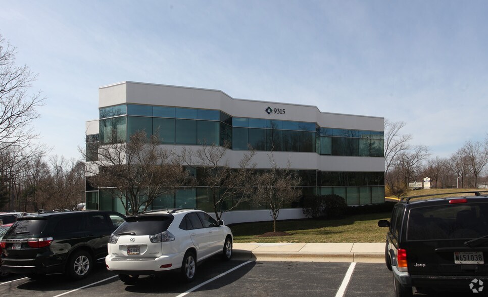 More Photos Of 9315 Largo Dr W, Upper Marlboro Office For Lease