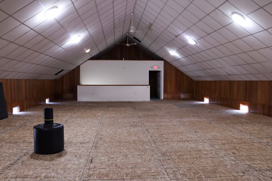 More Photos Of 126 E Lincolnway, Morrison Specialty For Sale