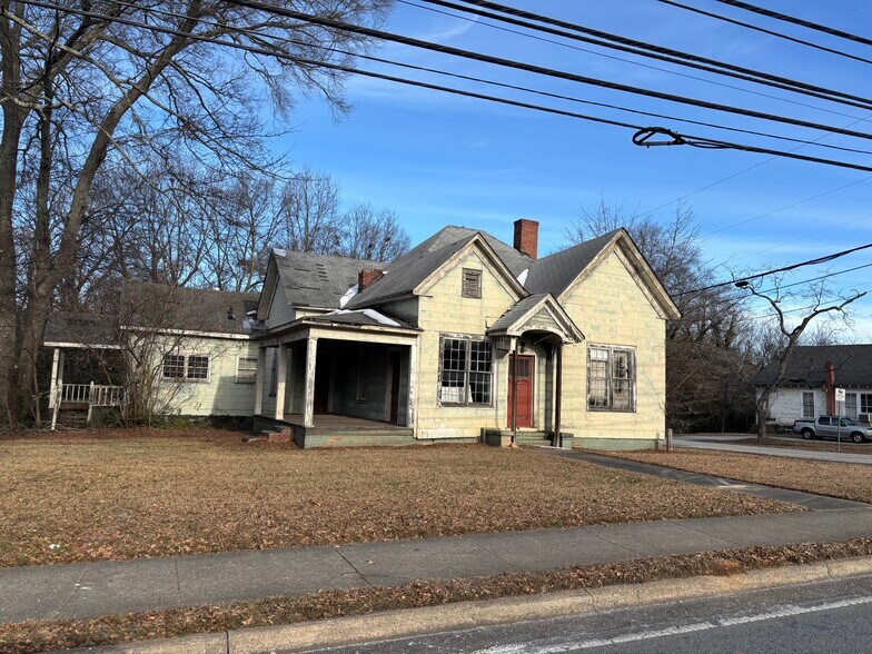 Primary Photo Of 162 N Broad St, Winder Office For Sale