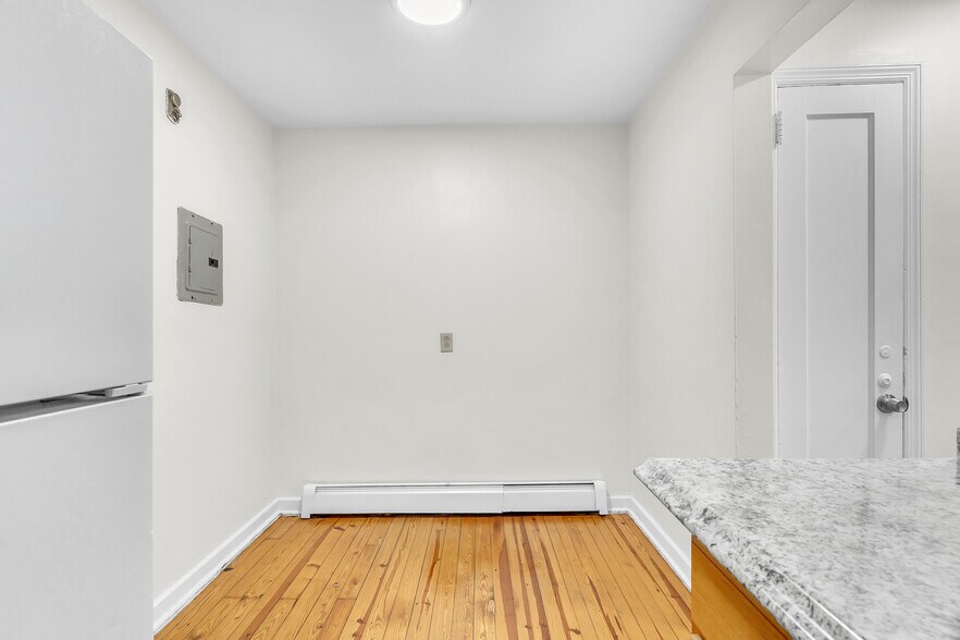 More Photos Of 478 Fabyan Pl, Newark Apartments For Sale