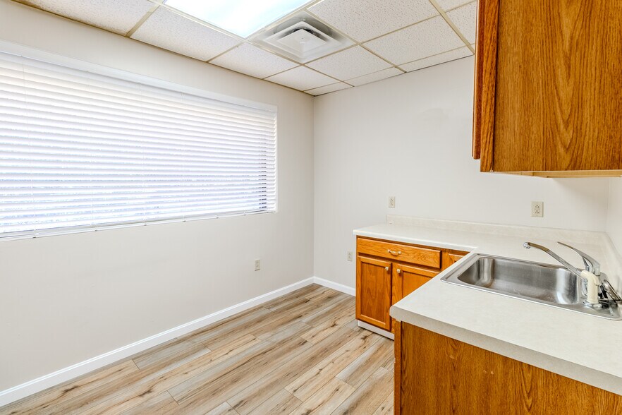 More Photos Of 9173 Lincoln Hwy, Irwin Office For Sale