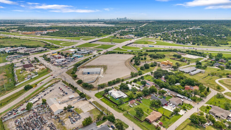More Photos Of 5956 W Jefferson Blvd, Dallas Distribution For Lease