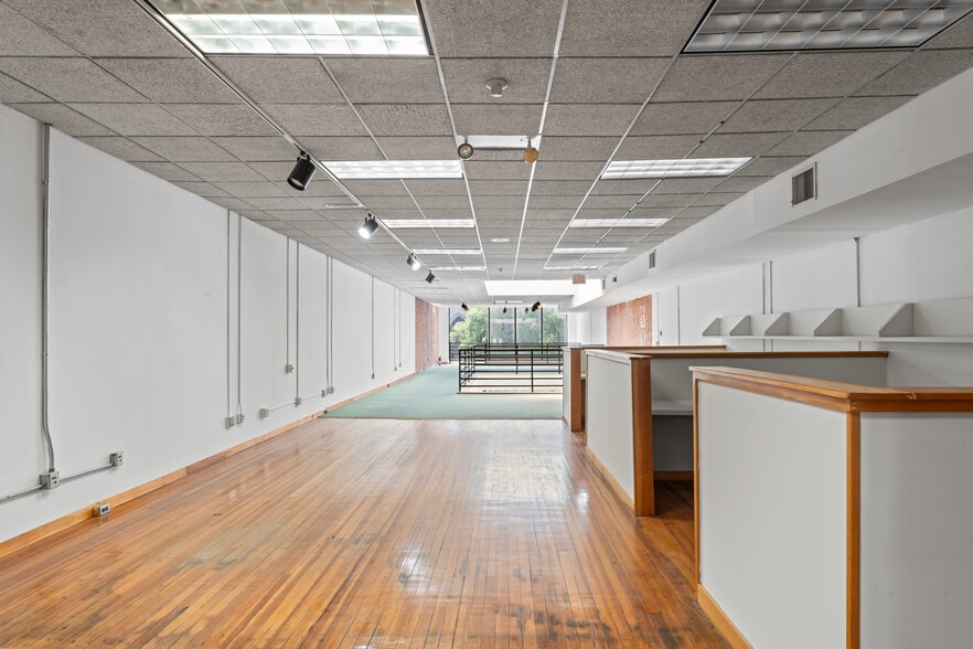 More Photos Of 262 Atlantic St, Stamford Freestanding For Sale