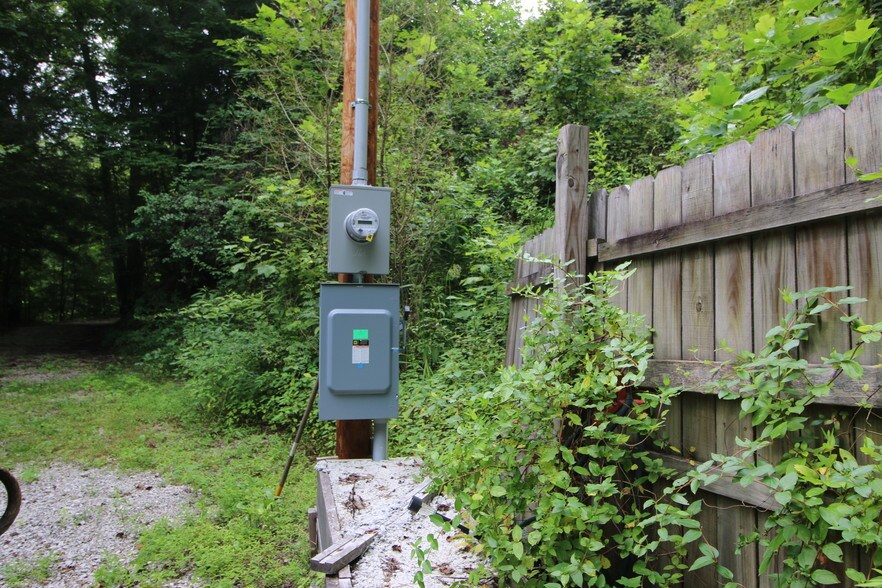 More Photos Of 11251 Highway 90, Parkers Lake Hotel For Sale