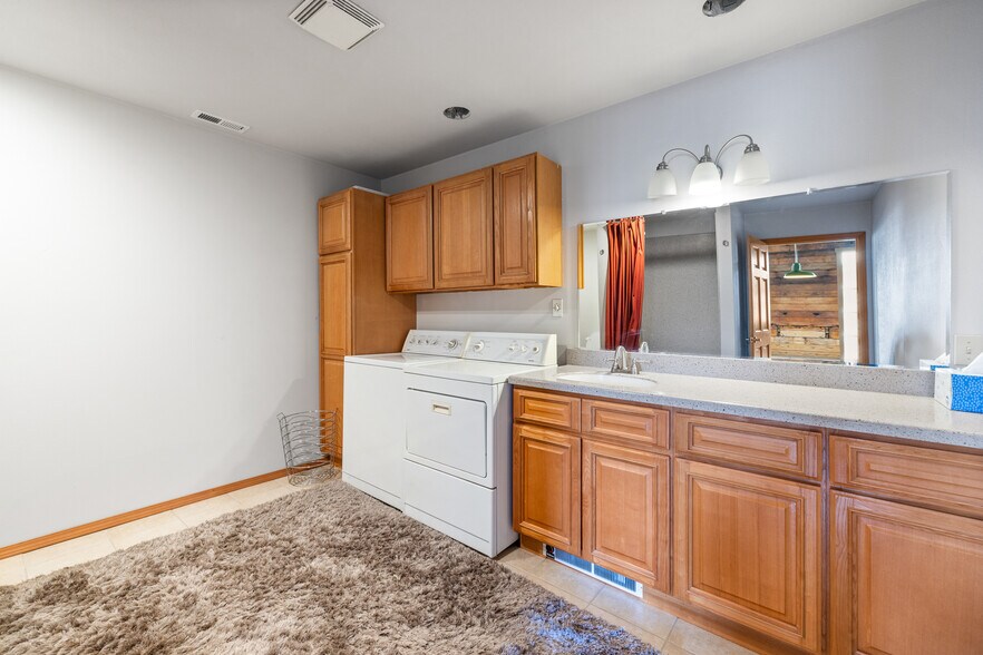 More Photos Of 1517 S Tacoma Way, Tacoma Warehouse For Sale