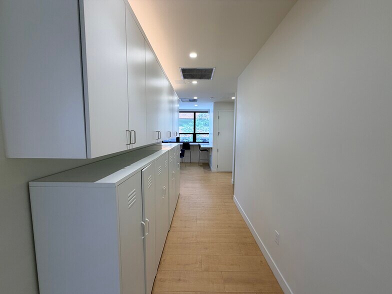 More Photos Of 470 S San Vicente Blvd, West Hollywood Office For Lease