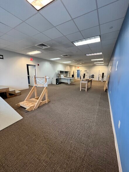 More Photos Of 420-482 Wylie Dr, Normal General Retail For Sale