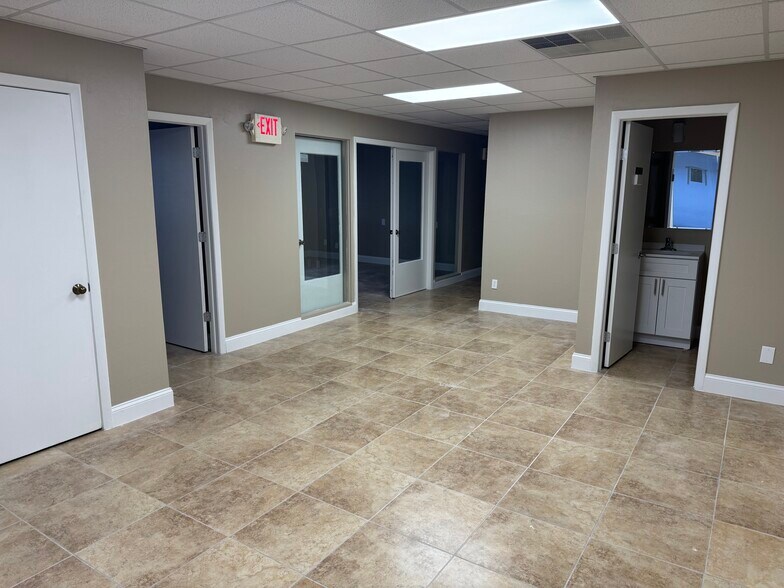 More Photos Of 1705 Colonial Blvd, Fort Myers Medical For Lease