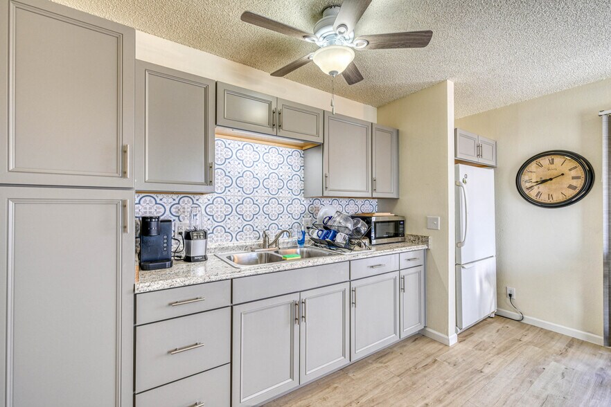 More Photos Of 1632 E Saint Louis Ave, Las Vegas Apartments For Sale