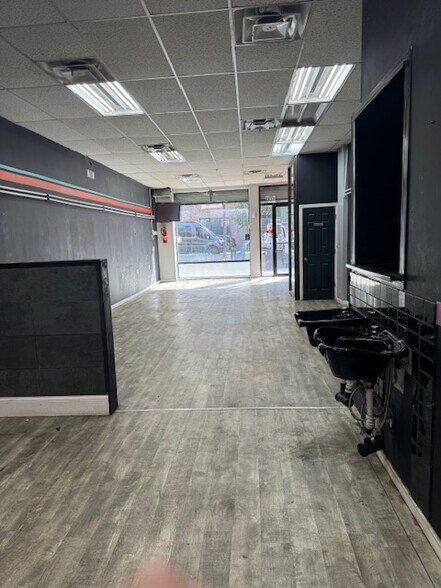 More Photos Of 2001-2011 Westchester Ave, Bronx Storefront For Lease