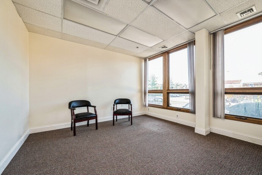 More Photos Of 674 US Highway 202, Bridgewater Medical For Sale