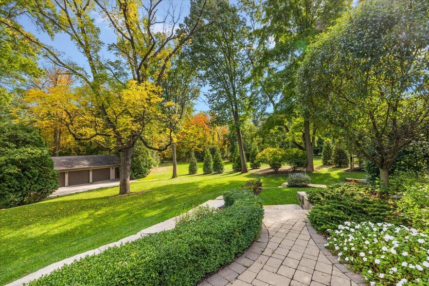 More Photos Of 1330 Oxford Rd, Bloomfield Hills Specialty For Sale