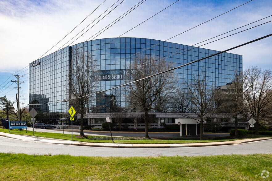 More Photos Of 8219 Leesburg Pike, Vienna Medical For Lease
