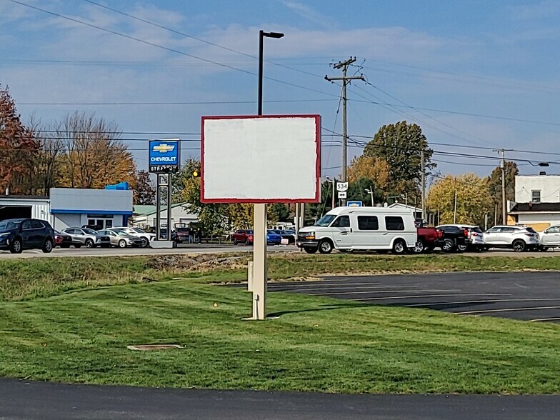 More Photos Of 15978 Cleveland - East Liverpool Rd, Beloit Freestanding For Lease