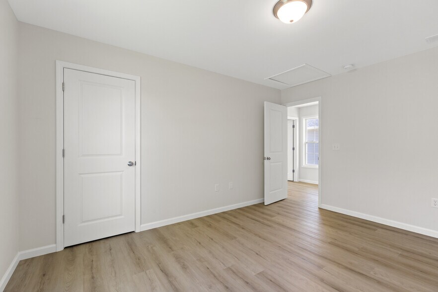 More Photos Of 275-277 Broadway St, Irvine Apartments For Sale
