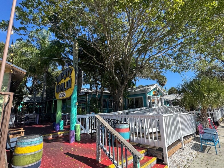 Primary Photo Of 1023 Florida Ave, Palm Harbor Freestanding For Sale