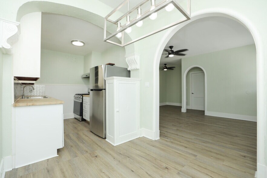 More Photos Of 717 Broadway St, Galveston Apartments For Sale