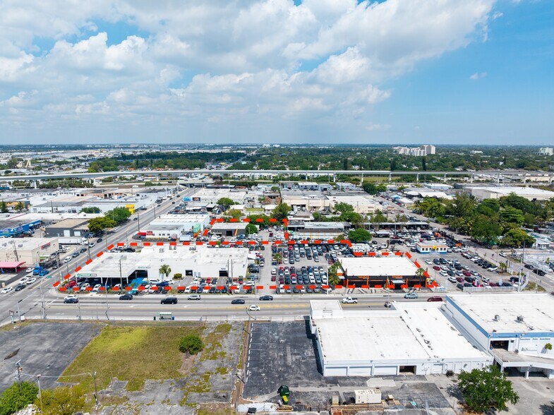 More Photos Of 3199 NW 36th St, Miami Auto Dealership For Lease