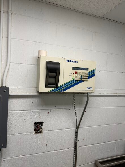 More Photos Of 1708 S Mobberly Ave, Longview Service Station For Sale