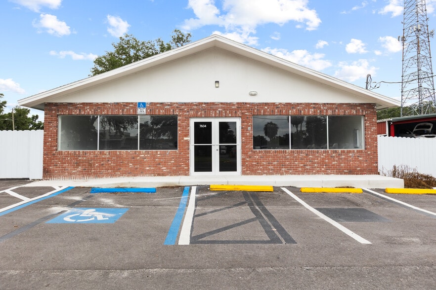 More Photos Of 7604 Broadway Ave, Tampa Freestanding For Lease