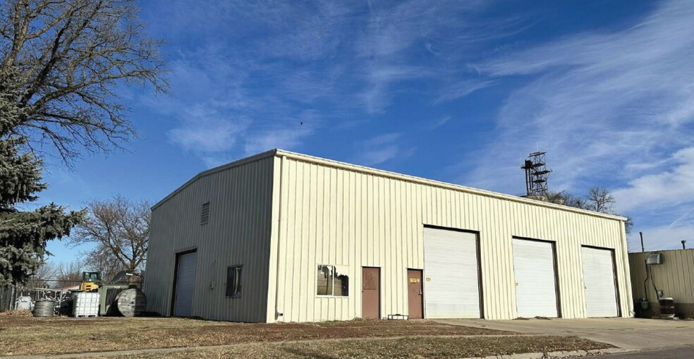 Primary Photo Of 105 W Pleasant St, Elk Point Industrial For Lease