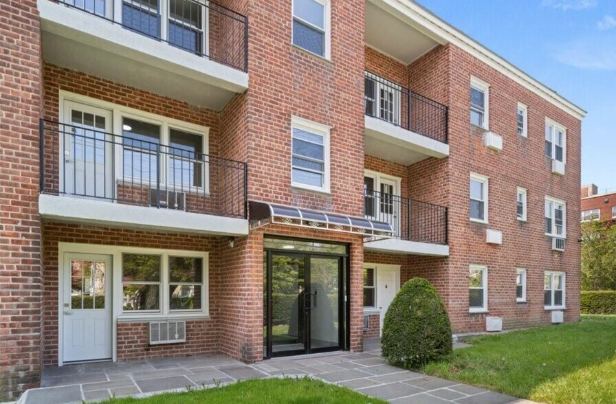 More Photos Of 30 Archer Ave, Mount Vernon Apartments For Sale