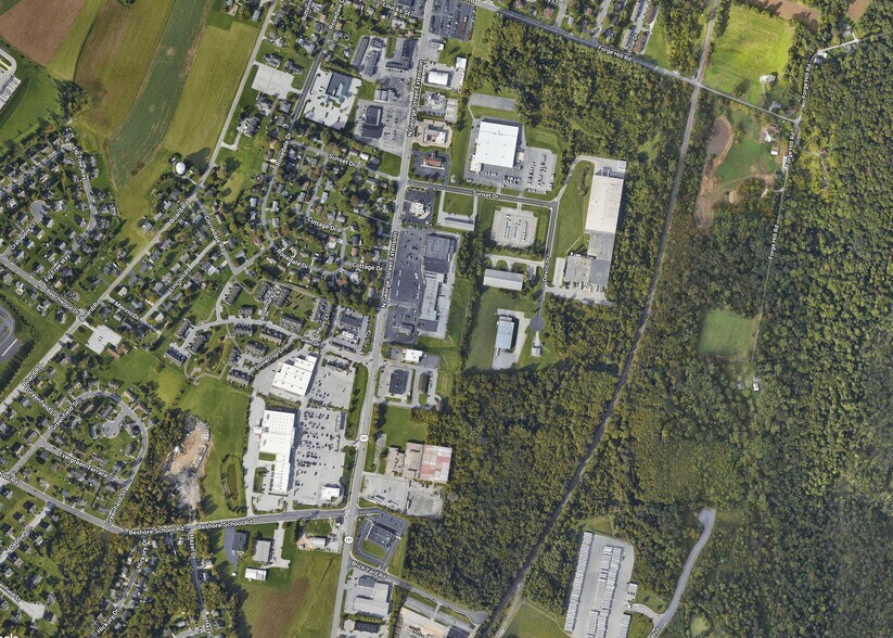 More Photos Of 4135 N George St Extn, Manchester Drugstore For Lease