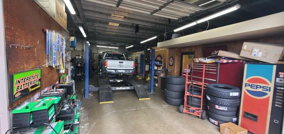 More Photos Of 228 Ross Ave, Easley Flex For Sale