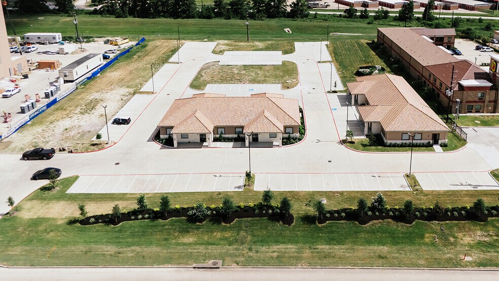 More Photos Of 8525 N Sam Houston Pkwy E, Humble Office For Sale