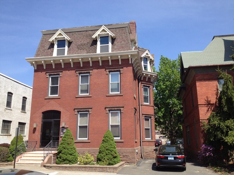 More Photos Of 33 Court St, New Britain Office For Lease