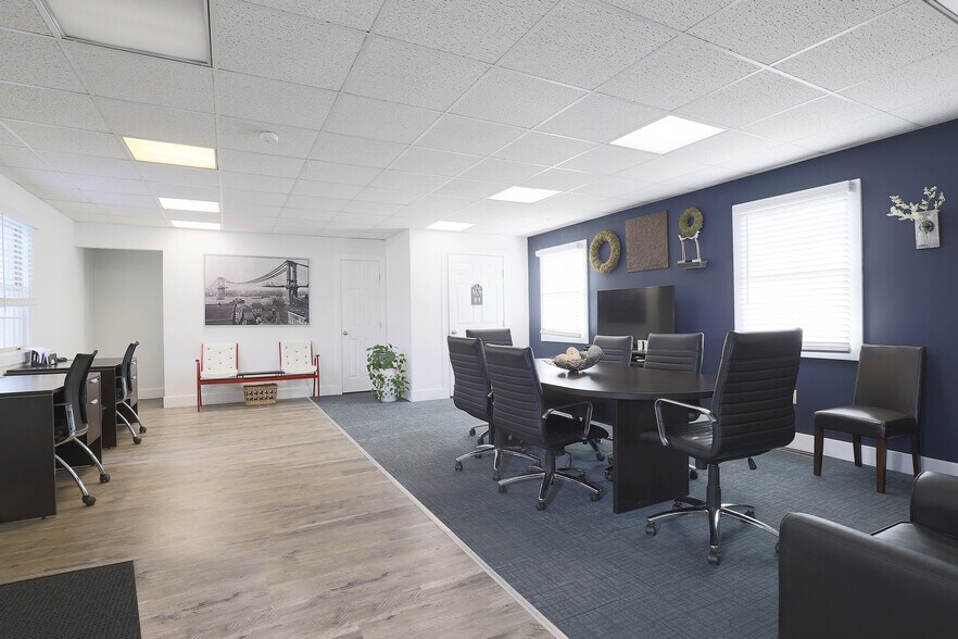 More Photos Of 322 Ballston Ave, Schenectady Office For Sale