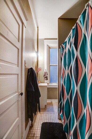 More Photos Of 1801 Chase Ave, Cincinnati Apartments For Sale