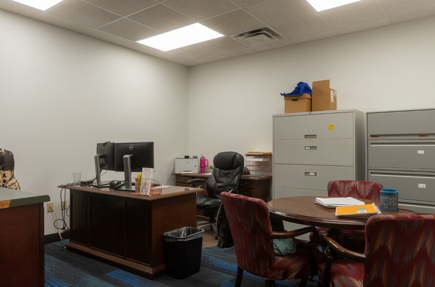 More Photos Of 207 Park Ct, Ridgeland Warehouse For Lease