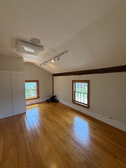 More Photos Of 931 Main St, South Glastonbury Office For Lease