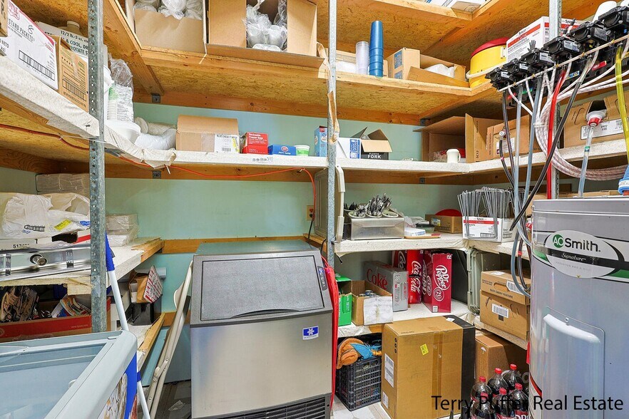 More Photos Of 246 Division St, Hesperia General Retail For Sale