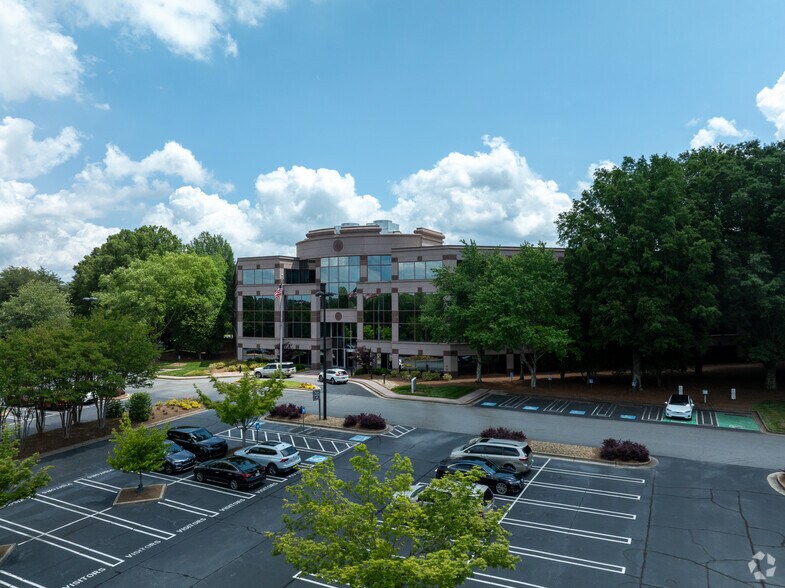 More Photos Of 800 Parc Pt, Alpharetta Unknown For Lease