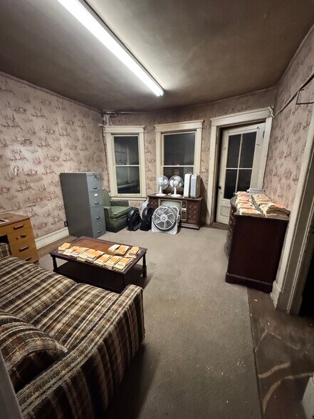 More Photos Of 177 N Allen St, Albany General Retail For Sale