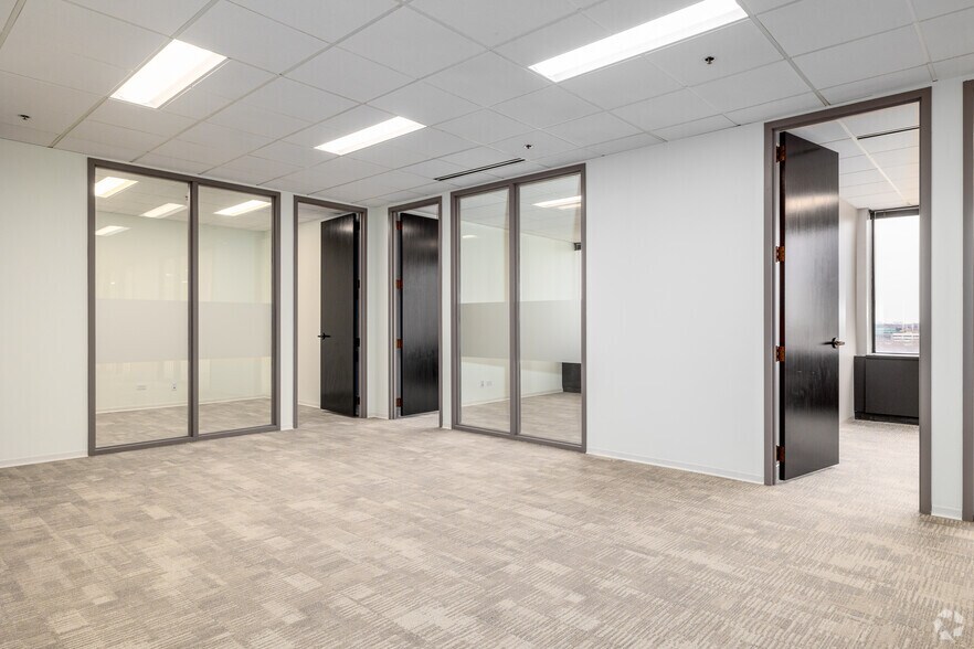 More Photos Of 2211-2215 S York Rd, Oak Brook Office For Lease