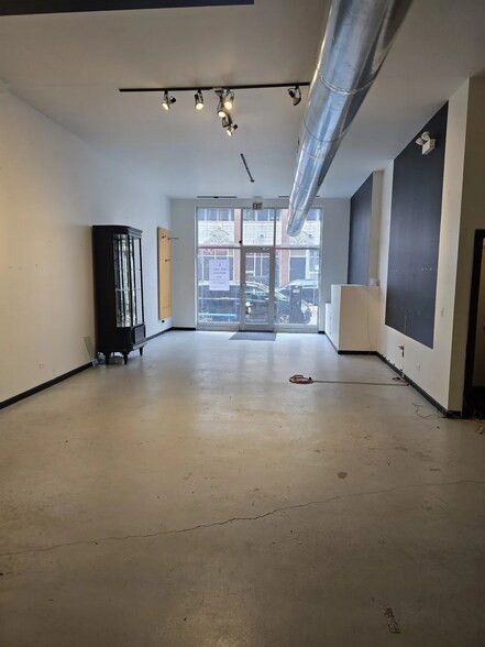 More Photos Of 1721 W North Ave, Chicago Storefront Retail Residential For Lease